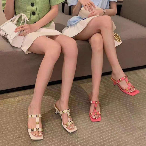 Fashion Rivets Classic Style Heel Sandals